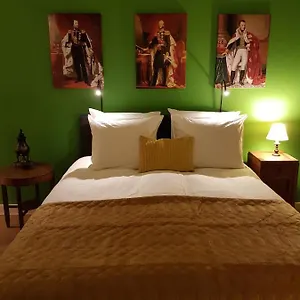 Emma's 3*, Den Haag Nederland